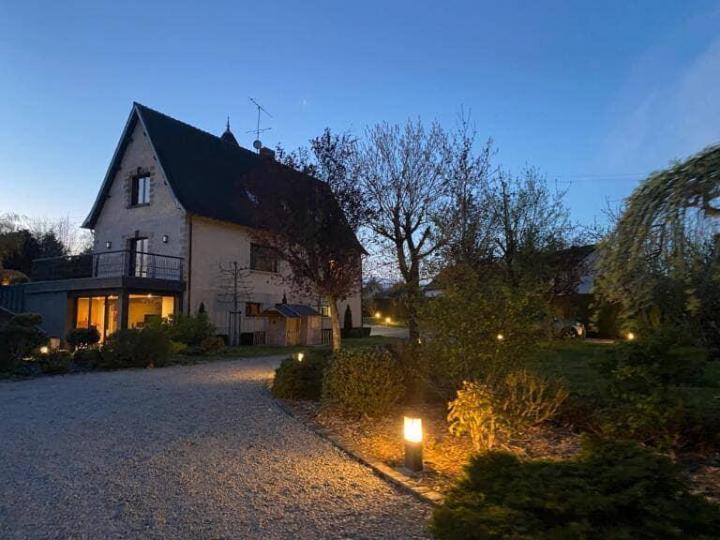 Pose d’éclairage décoratif L'Aigle